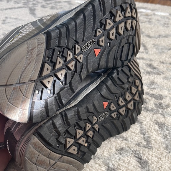 Keen Womans KeenDry Waterproof Shoes - Size 10 - Picture 5 of 8